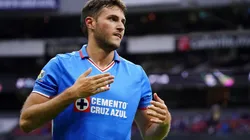 Santi Giménez sigue atento a Cruz Azul.