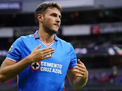 Santi Giménez se quejó del penalti pitado contra Cruz Azul