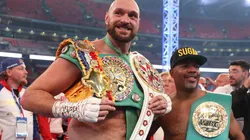 Tyson Fury abandona un cinturón que ahora se disputarán Usyk y Joshua