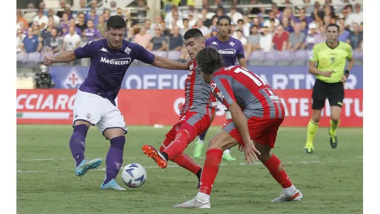 Johan Vásquez fue titular con el Cremonese.