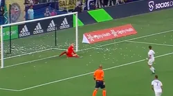 Chicharito marcó otro gol ante el Vancouver Whitecaps.