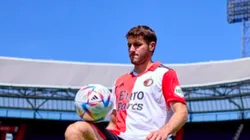 Santiago Giménez en el estadio De Kuip.