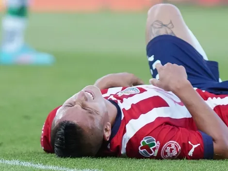 Figura de Chivas reconoce que la playera del Guadalajara "pesa bastante"