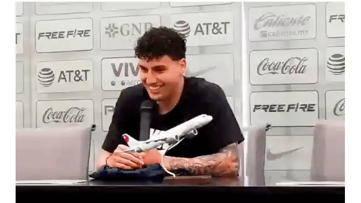 Jorge Sánchez en su conferencia de despedida del América.