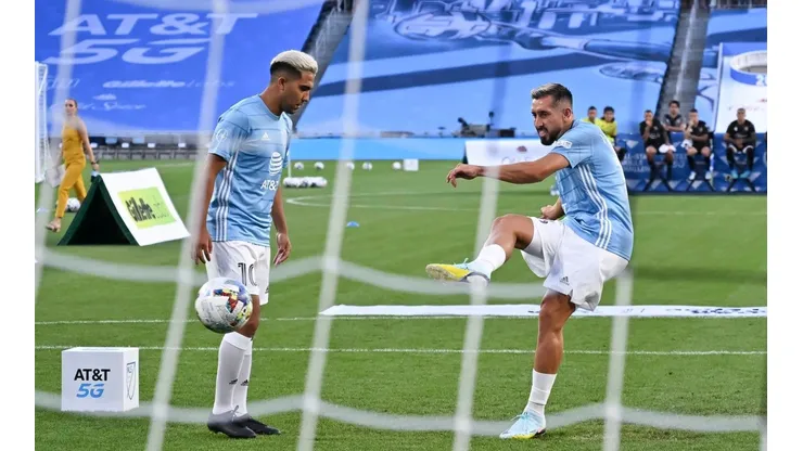 Héctor Herrera se quejó de los balones en el Skills Challenge