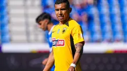 Orbelín Pineda con el uniforme del AEK Atenas.