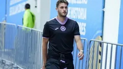 Santiago Giménez previo a un partido del Apertura 2022.