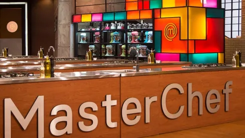 Un legendario campeón mundial de boxeo aceptó el reto de las cocinas de MasterChef