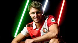 Santi Giménez firmó por 5 años con Feyenoord.