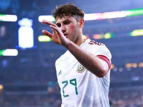 Santi Giménez pidió el consejo de Martino antes de irse al Feyenoord