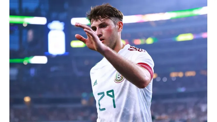 Santi Giménez sueña con estar en Qatar 2022.