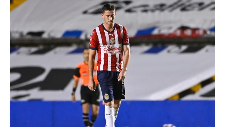 Santiago Ormeño no ha tenido un buen inicio con Chivas.