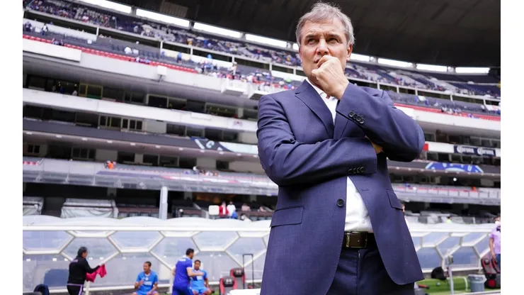 Diego Aguirre en el estadio Azteca ante Necaxa.