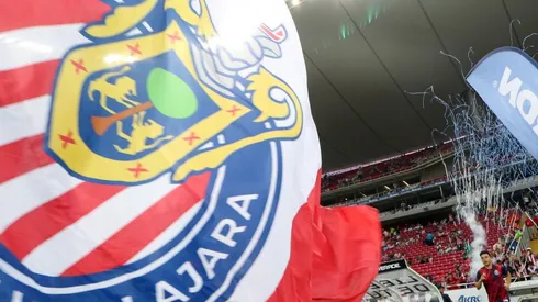 Así formaría Chivas ante Pachuca.