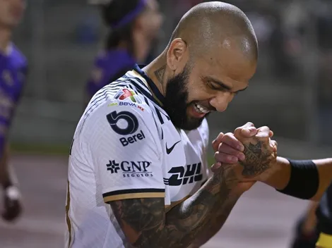 ¡Para derretirse! Dani Alves se funde en un abrazo con su mejor amigo