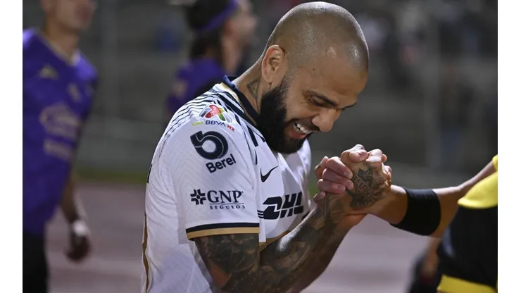 Alves nombró a Goyo su nuevo mejor amigo en los Pumas