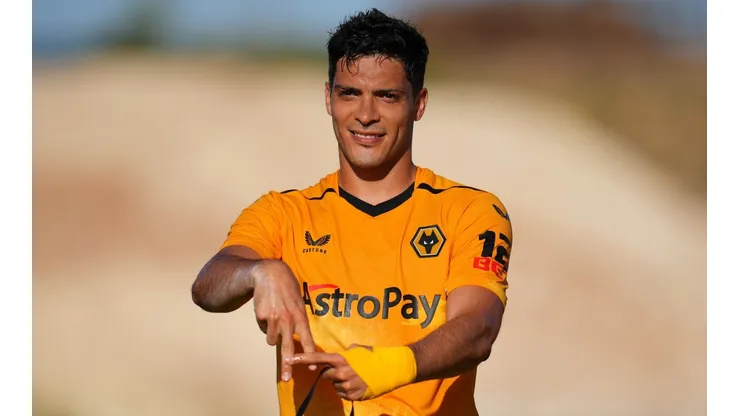 Raúl Jiménez será baja por ocho semanas.