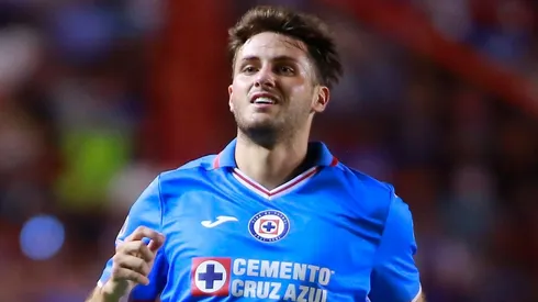 Santi Giménez se va a Feyenoord por una jugosa cifra.