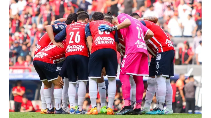 Las Chivas también buscan soluciones al interior de la institución.