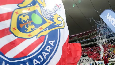 Así formaría Chivas ante Querétaro.