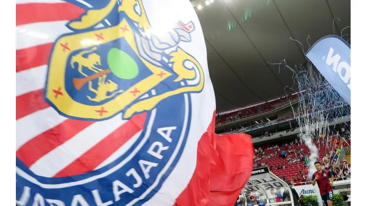 Así formaría Chivas ante Querétaro.