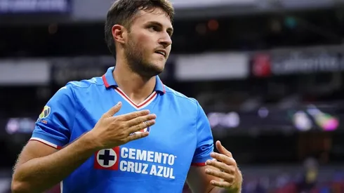 Santi Giménez comienza a despedirse de Cruz Azul