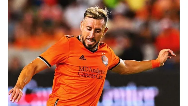 Héctor Herrera ya debutó con Houston Dynamo.
