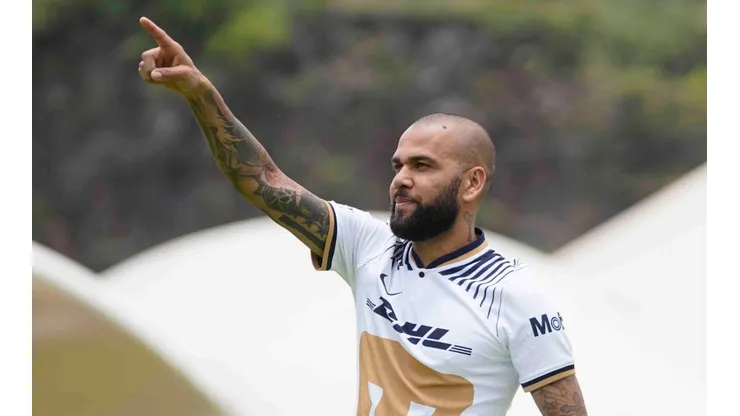 Dani Alves quedo impresionado con CU