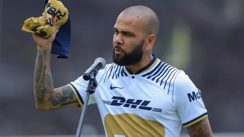¡Presencia el debut de Dani Alves con la camiseta auriazul!