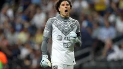 Fanáticos estallaron contra Memo Ochoa.