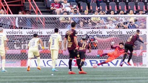¿Hay error de Memo Ochoa en el gol Montesinos para Xolos?