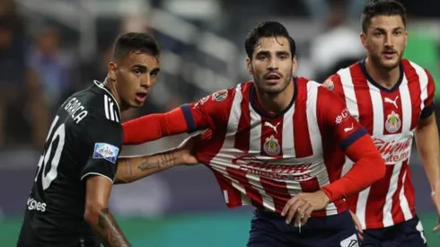 Antonio Briseño contra Marco da Graca, autor del primer gol de Juventus