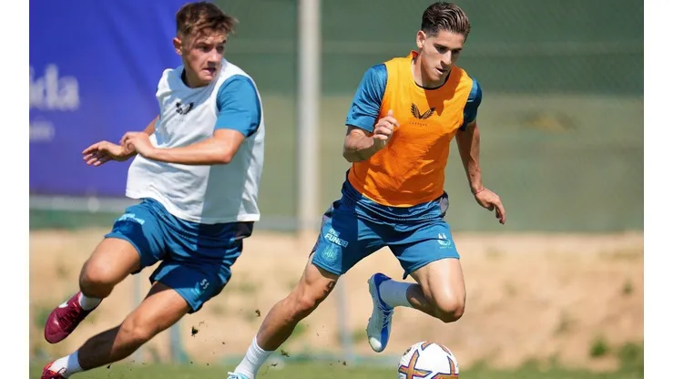 Santi Muñoz hará la pretemporada con el primer equipo del Newcastle.