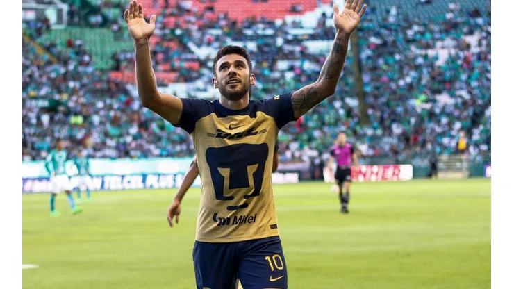 Eduardo Salvio el día de su debut en la Liga MX contra el León.