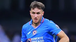 Santiago Giménez, delantero estrella de Cruz Azul.