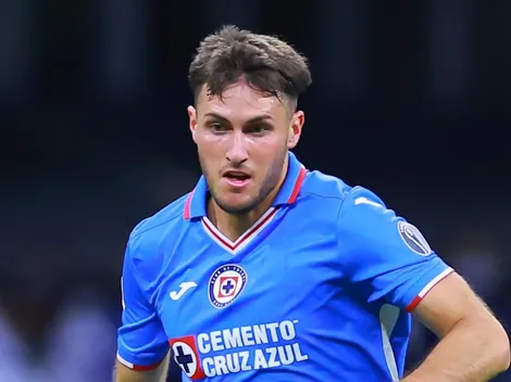 ¿Es posible que Santi Giménez se vaya al Feyenoord?