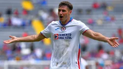 La oferta del Feyenoord por Santi Giménez