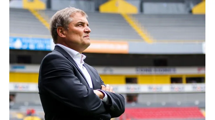 Diego Aguirre en la visita al Atlas en el estadio Jalisco.
