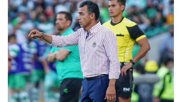 Cadena destacó el partido de Chivas.