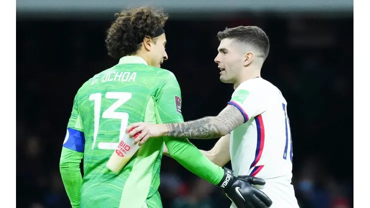 Guillermo Ochoa contra Christian Pulisic en el Octagonal para el Mundial Qatar 2022.