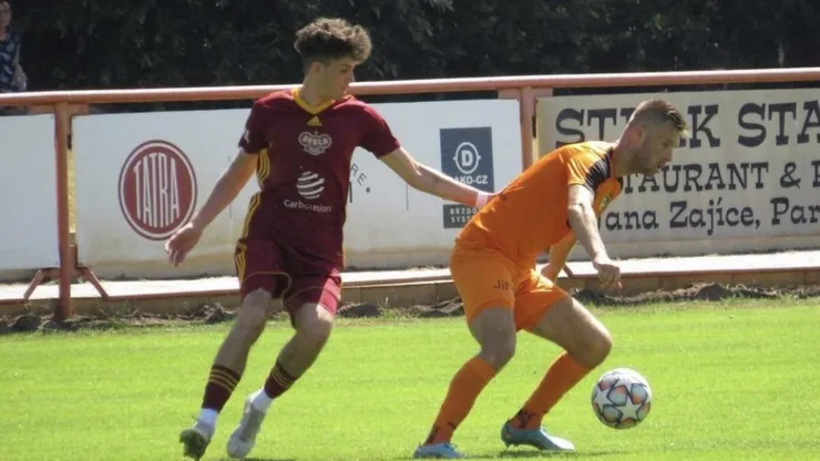 Daniel Villaseca en una práctica con Duckla Praha.