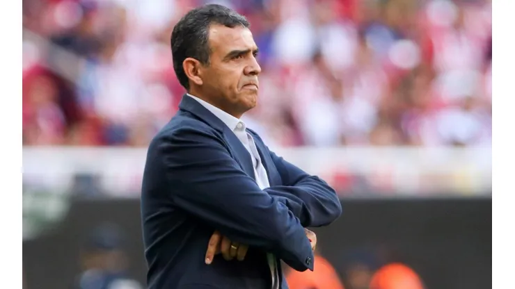 Cadena podría dejar su cargo si el equipo no comienza a levantar