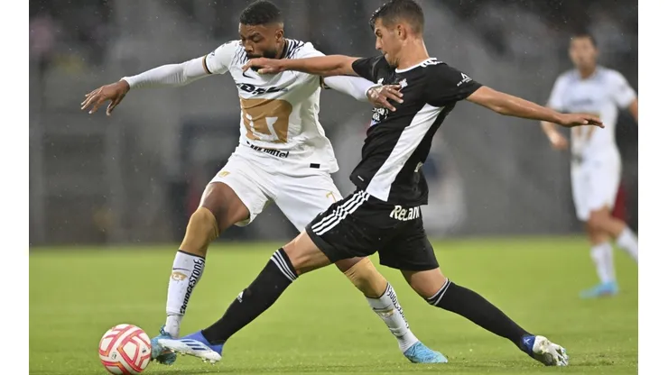 Pumas se enfrenta al Celta de Vigo.