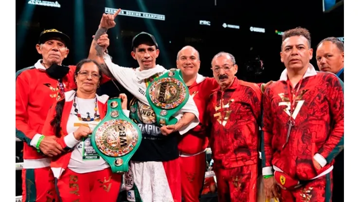 Tras la polémica victoria de Rey Vargas, ¿puede Nacho Beristain seguir dudando de Canelo?