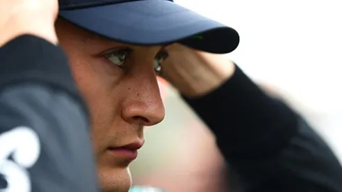 George Russell desmintió a Checo Pérez respecto a la maniobra que sacó al mexicano de carrera