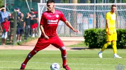 Johan Vásquez en acción con Cremonese.