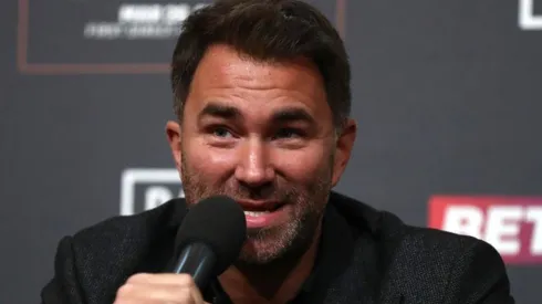 Eddie Hearn tiene nuevos planes para Dmitry Bivol.