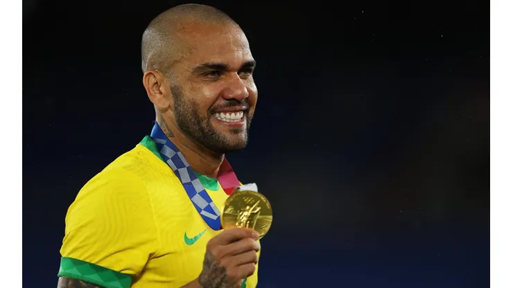 Dani Alves, un experto en conquistar títulos