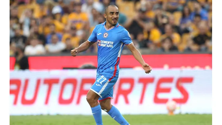 Cruz Azul debutó con victoria ante Tigres en el Estadio Universitario.