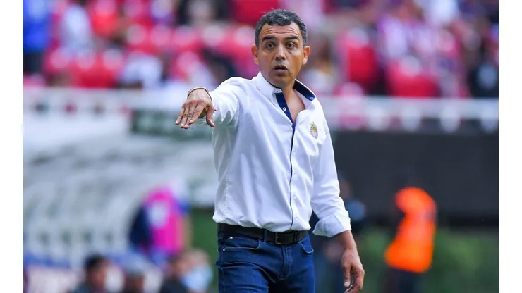 Chivas iría por Ormeño.